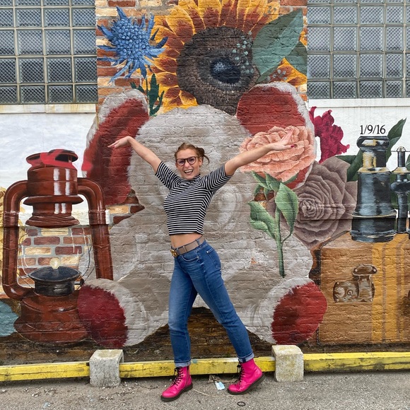 Meet your Posher, Lauren - Picture 11 of 16